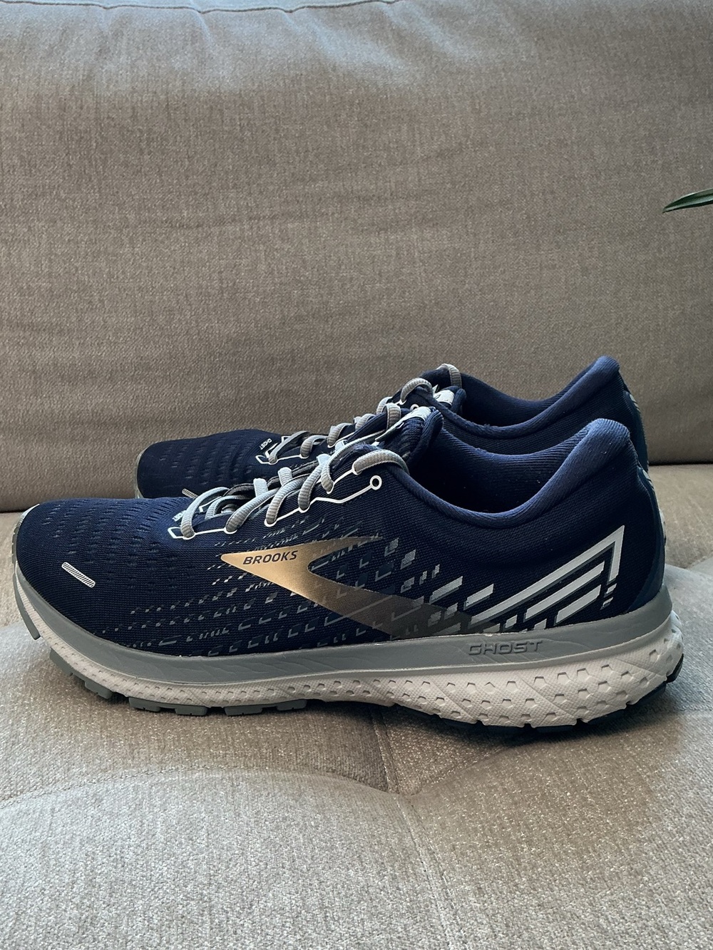 Brooks Ghost 13 Men’s Running Shoes Navy Silver Size 12.5 Excellent Condition - Picture 5 of 16